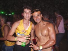 Oktober 10 Anos